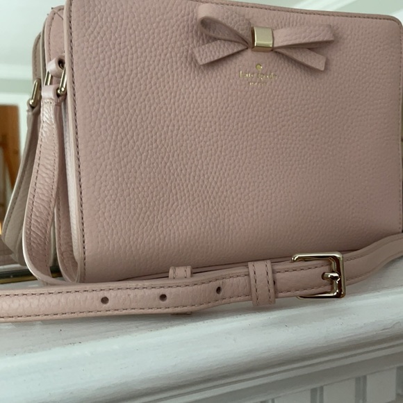 Soft pink Kate spade handbag. - Picture 2 of 2
